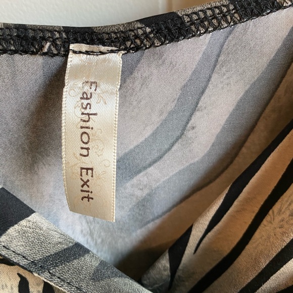 Fashion Exit Tank Top Blouse - Picture 7 of 8